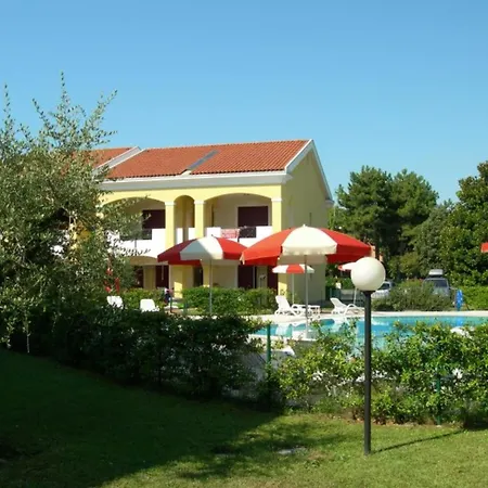 Three-room Flat In A With Shared Pool Bibione