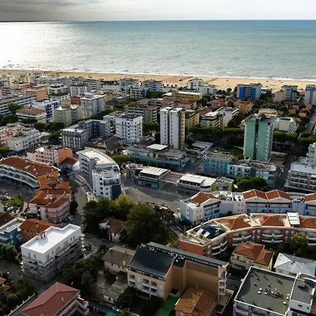 Three-room Flat In A With Shared Pool Apartment Bibione